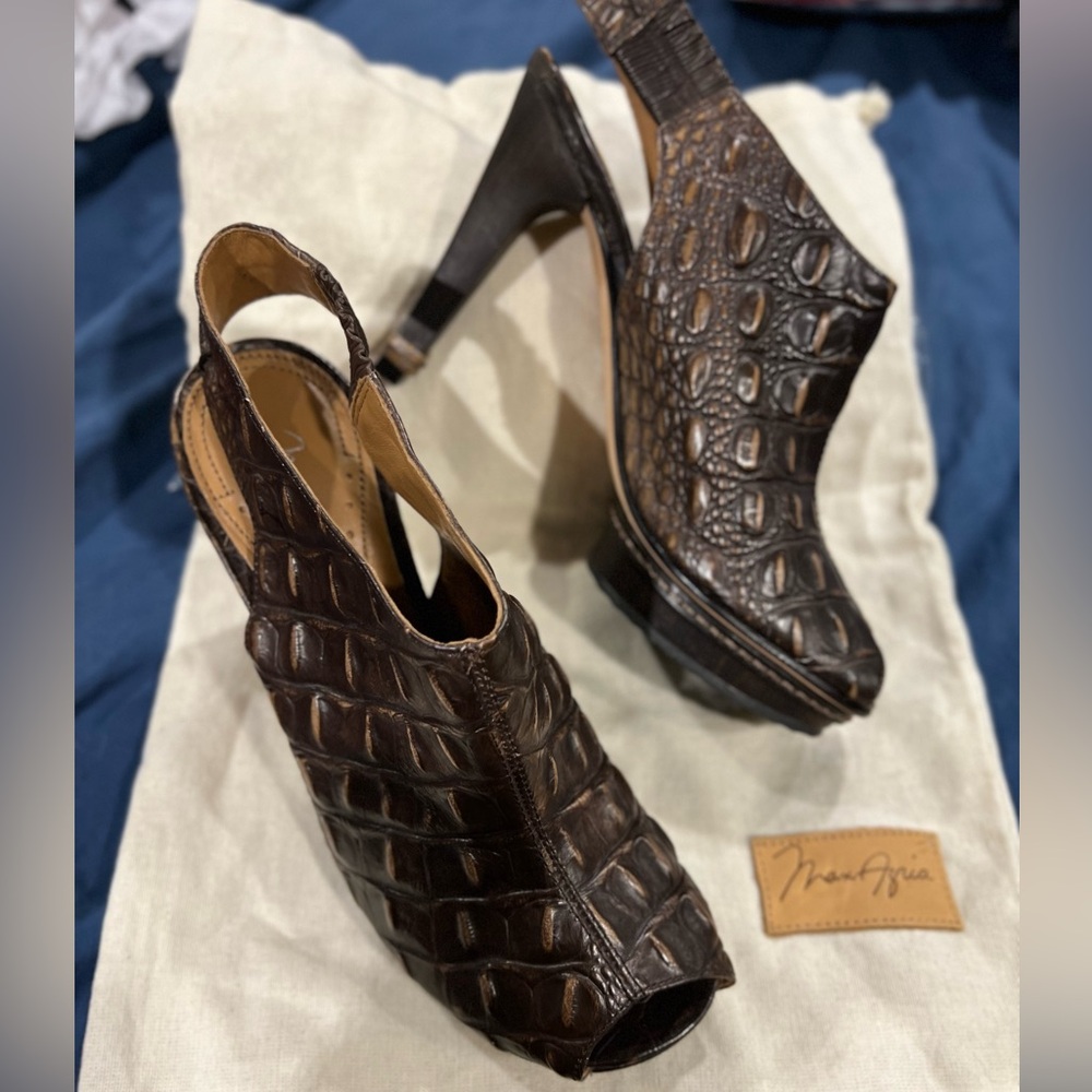 MaxAzria crocodile embossed slingback sandals 37.5
